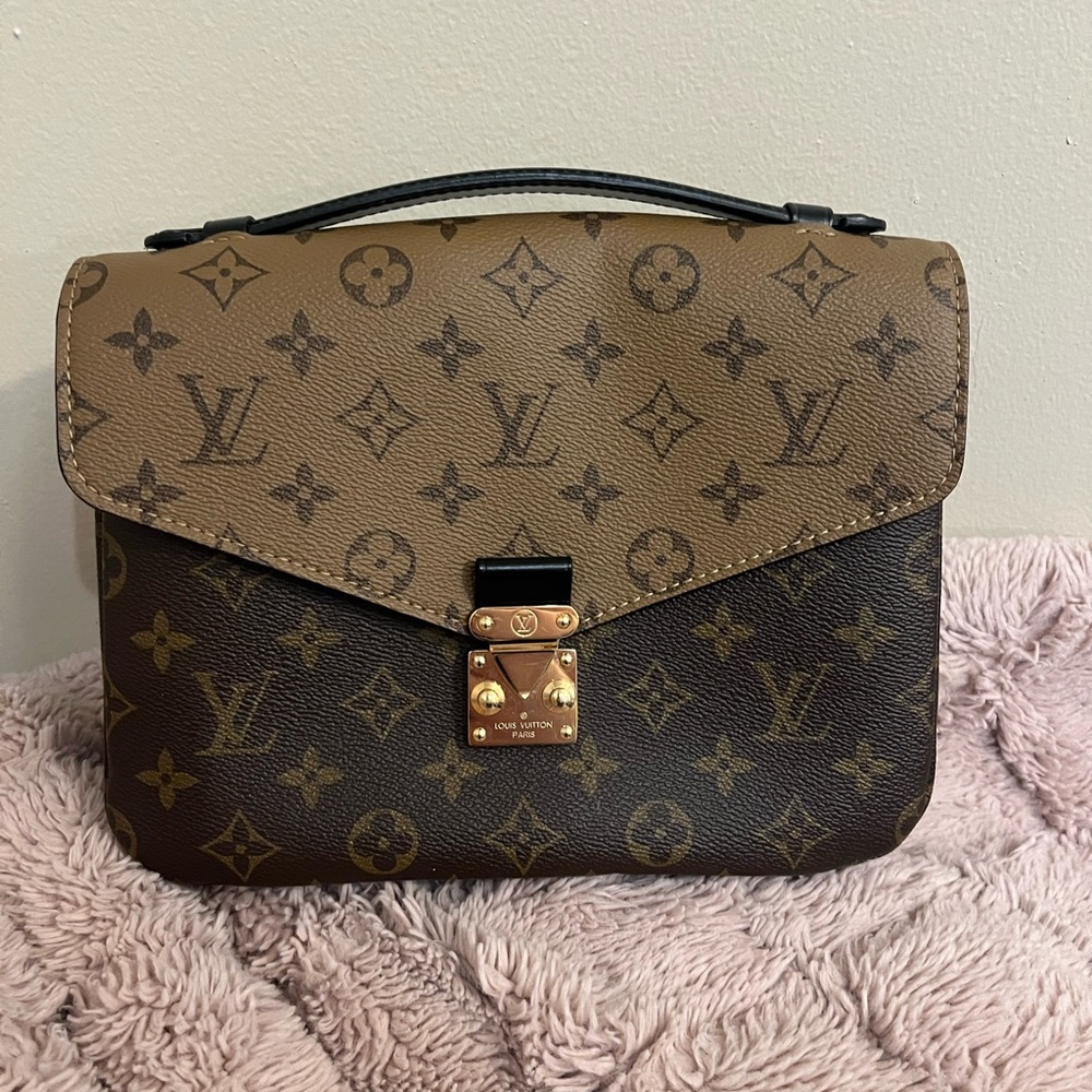 Louis Vuitton Pochette Métis Reverse Brown Monogram Crossbody Bag